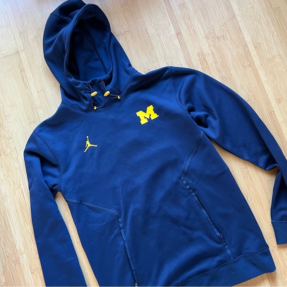 🏈 MEN’s Jordan Michigan hoodie - S 🏀 - Picture 1 of 4